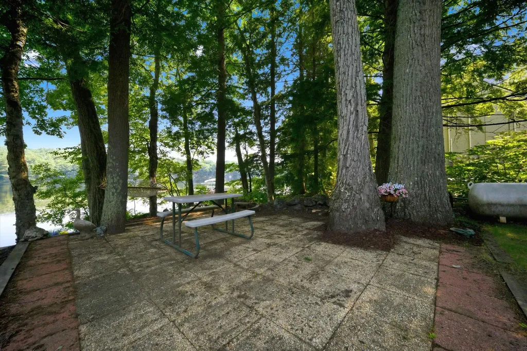 54 Emerald Drive Hillsborough NH 03244