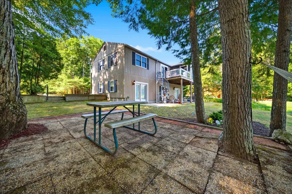 54 Emerald Drive Hillsborough NH 03244