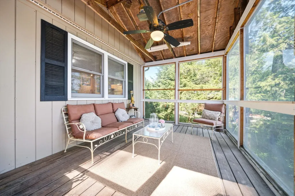 54 Emerald Drive Hillsborough NH 03244