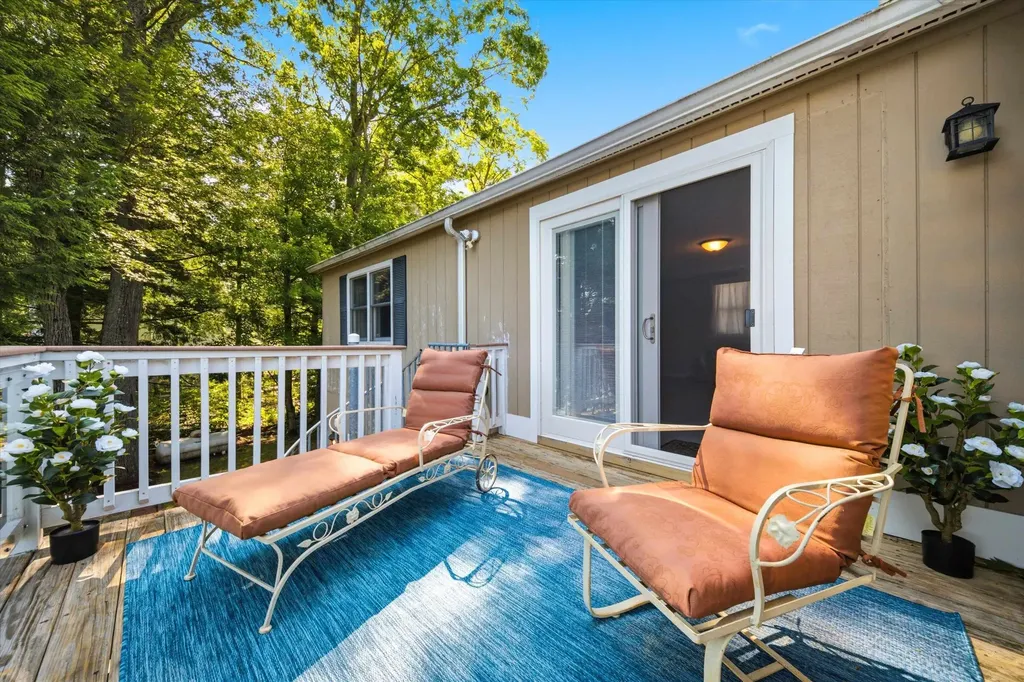 54 Emerald Drive Hillsborough NH 03244