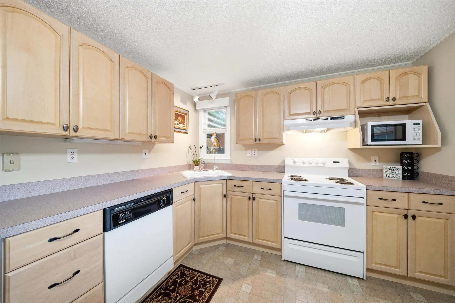 54 Emerald Drive Hillsborough NH 03244