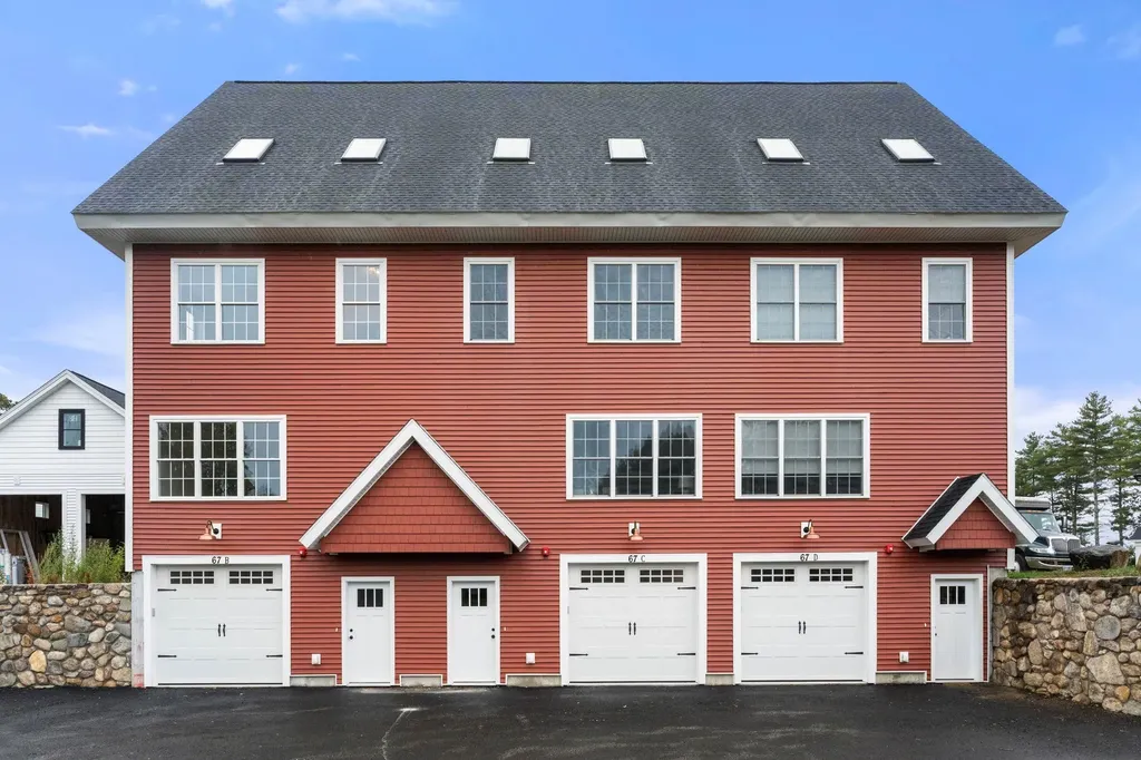 67 Groton Road Nashua NH 03062