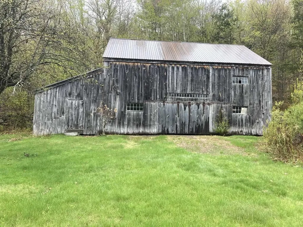 124 Brock Hill Road Bridgewater NH 03222
