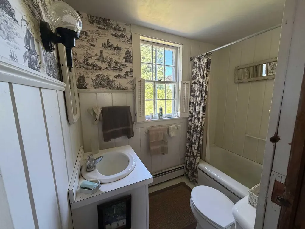 124 Brock Hill Road Bridgewater NH 03222