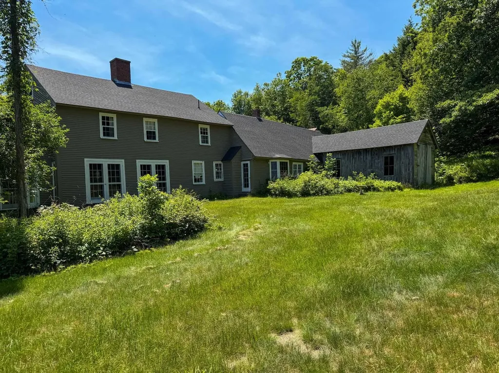 124 Brock Hill Road Bridgewater NH 03222