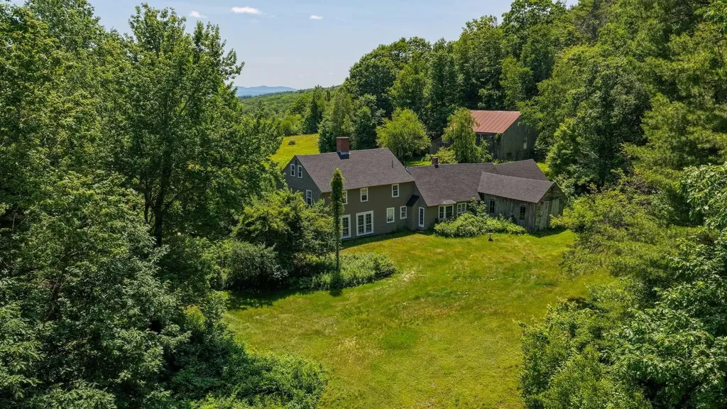 124 Brock Hill Road Bridgewater NH 03222