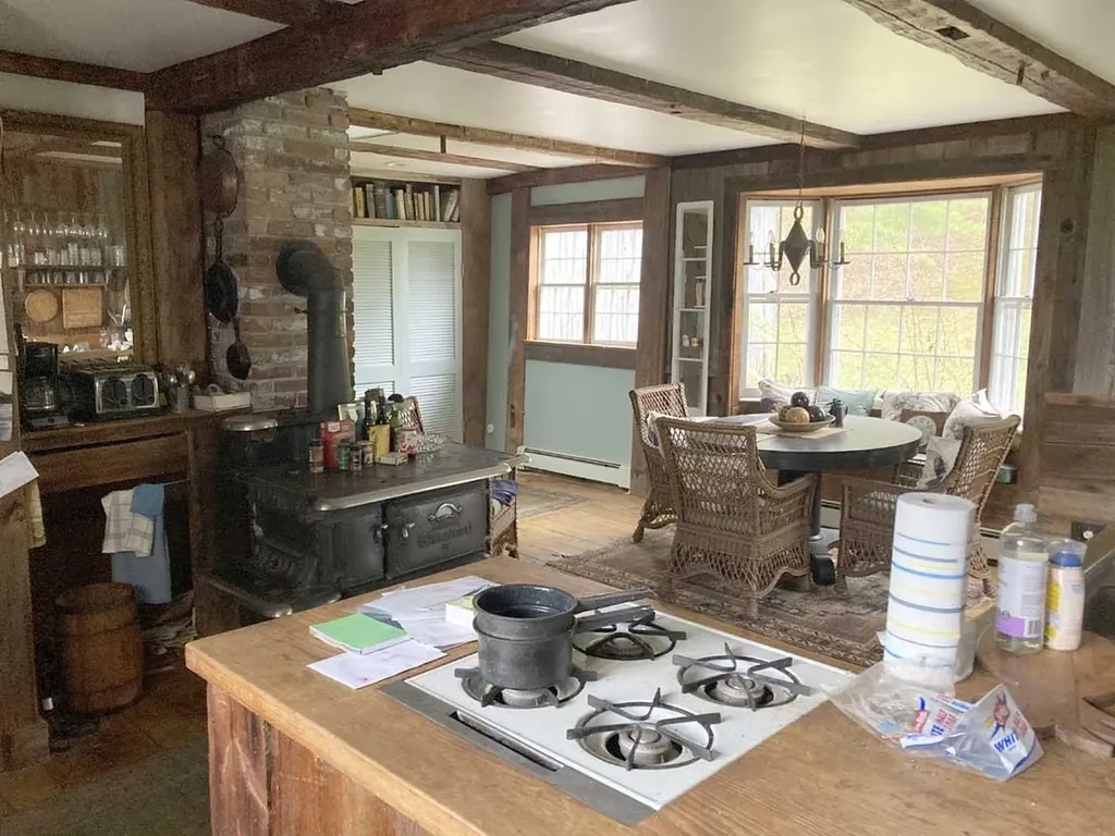 124 Brock Hill Road Bridgewater NH 03222