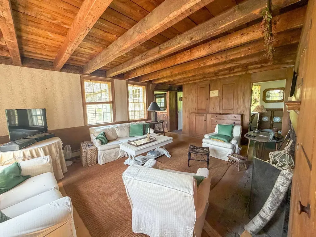 124 Brock Hill Road Bridgewater NH 03222