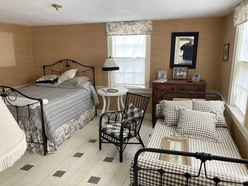 124 Brock Hill Road Bridgewater NH 03222