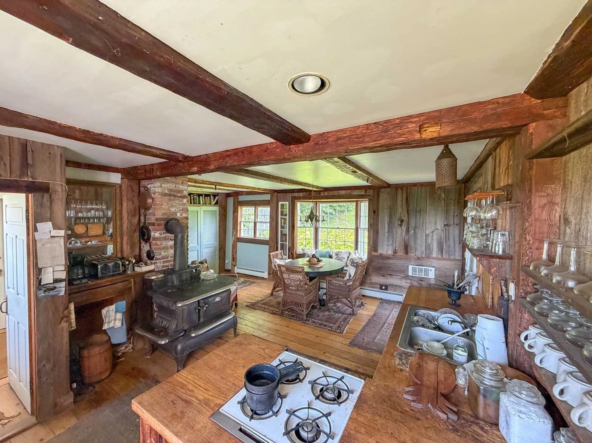 124 Brock Hill Road Bridgewater NH 03222