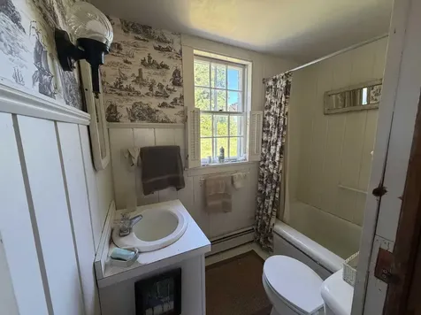 124 Brock Hill Road Bridgewater NH 03222