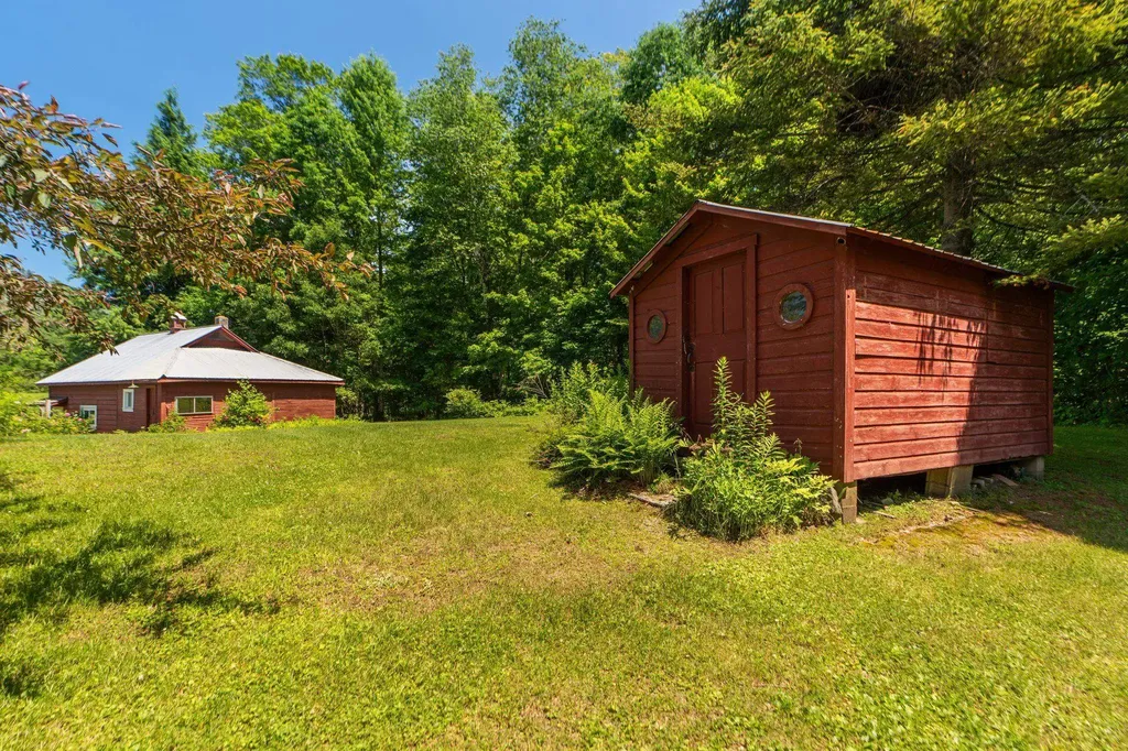 140 Haven Cemetery Road Royalton VT 05068
