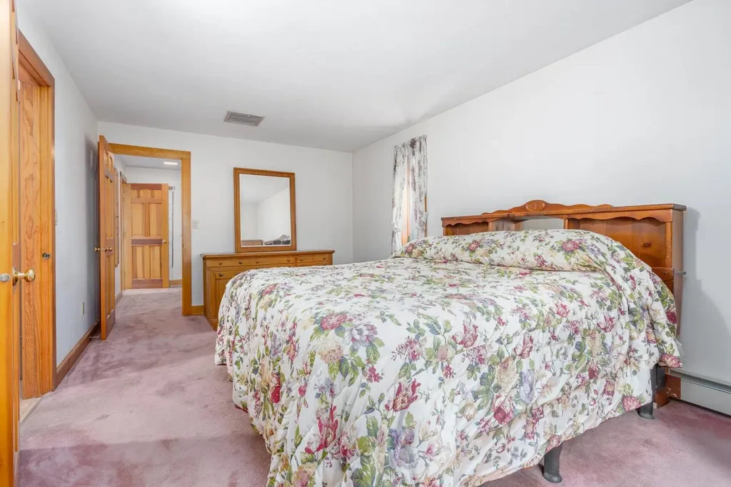 106 Livingston Road Meredith NH 03253