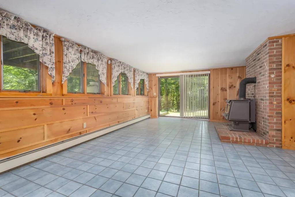 106 Livingston Road Meredith NH 03253