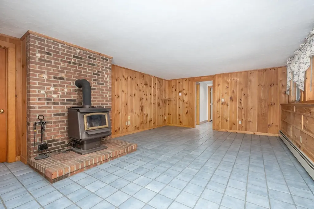 106 Livingston Road Meredith NH 03253