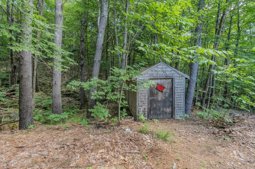 106 Livingston Road Meredith NH 03253