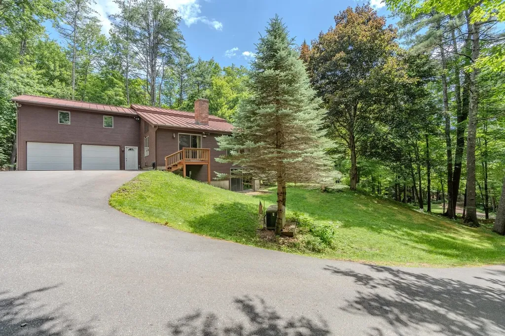 106 Livingston Road Meredith NH 03253