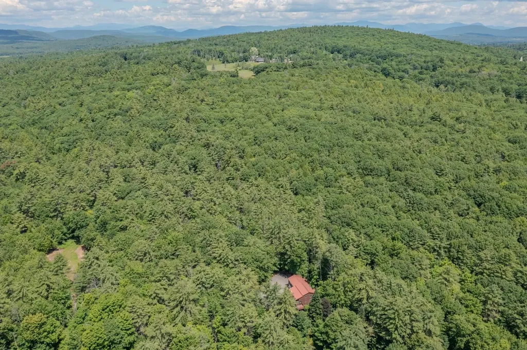 106 Livingston Road Meredith NH 03253