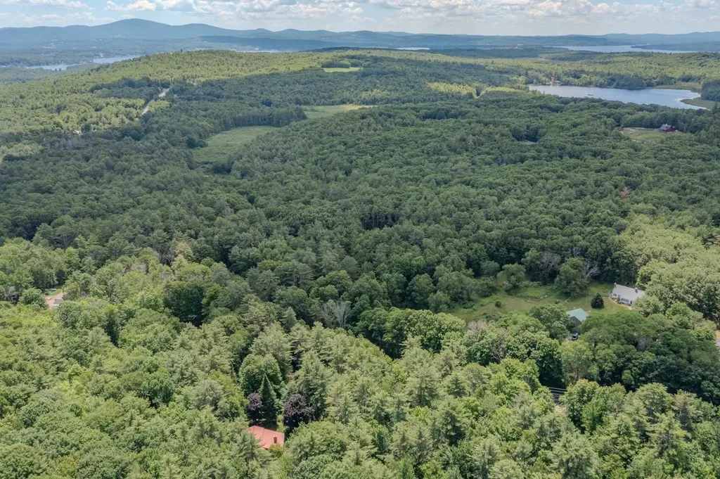 106 Livingston Road Meredith NH 03253