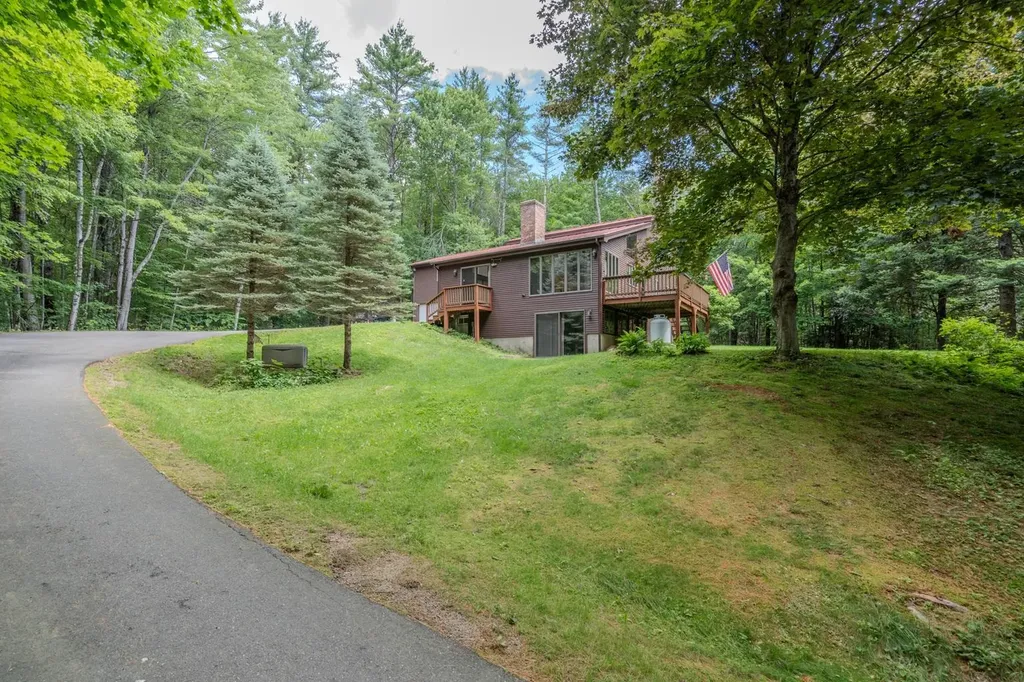 106 Livingston Road Meredith NH 03253