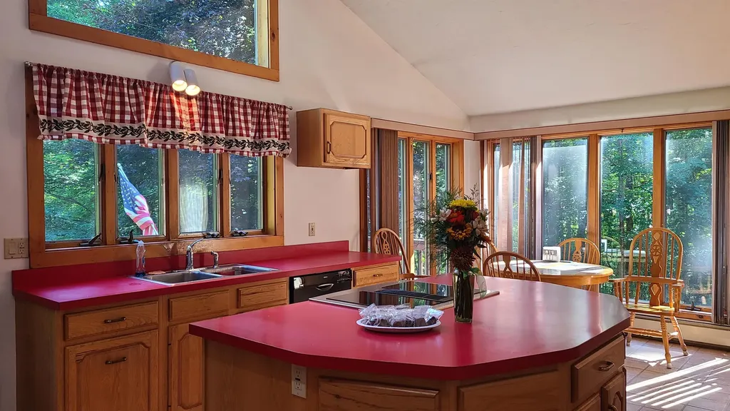 106 Livingston Road Meredith NH 03253