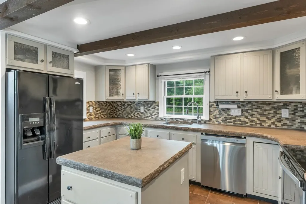 92 White Oak Road Gilmanton NH 03837