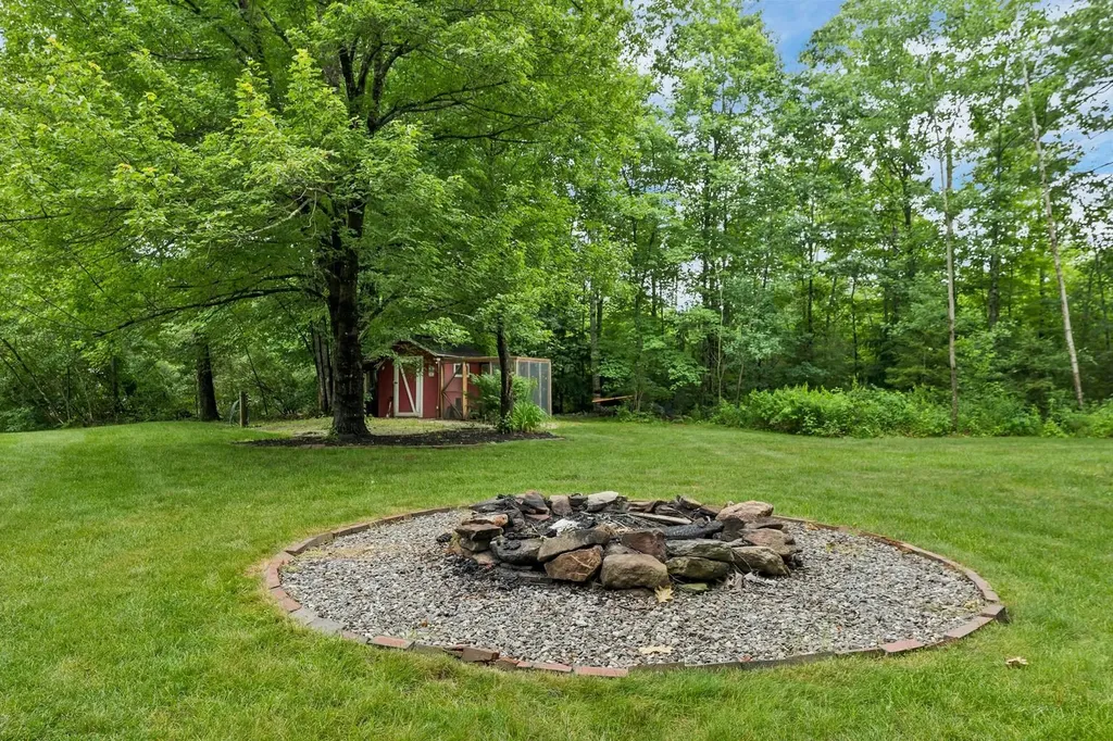 92 White Oak Road Gilmanton NH 03837