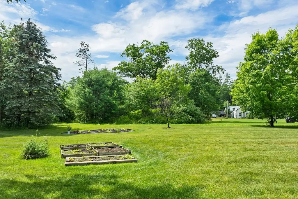 92 White Oak Road Gilmanton NH 03837