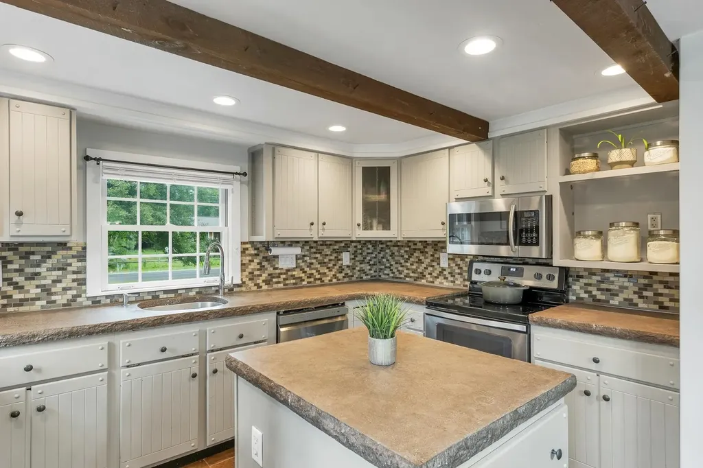 92 White Oak Road Gilmanton NH 03837
