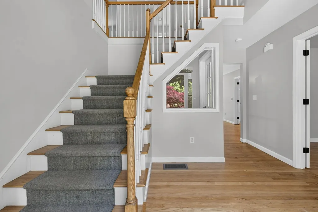 30 Lynne Drive Hollis NH 03049