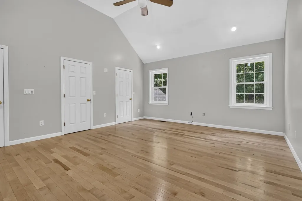 30 Lynne Drive Hollis NH 03049