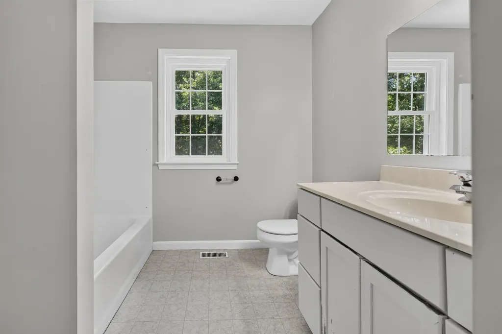 30 Lynne Drive Hollis NH 03049