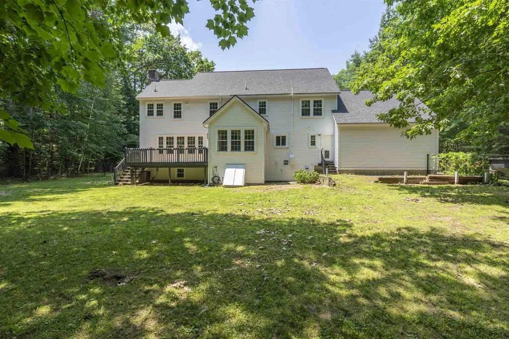 30 Lynne Drive Hollis NH 03049