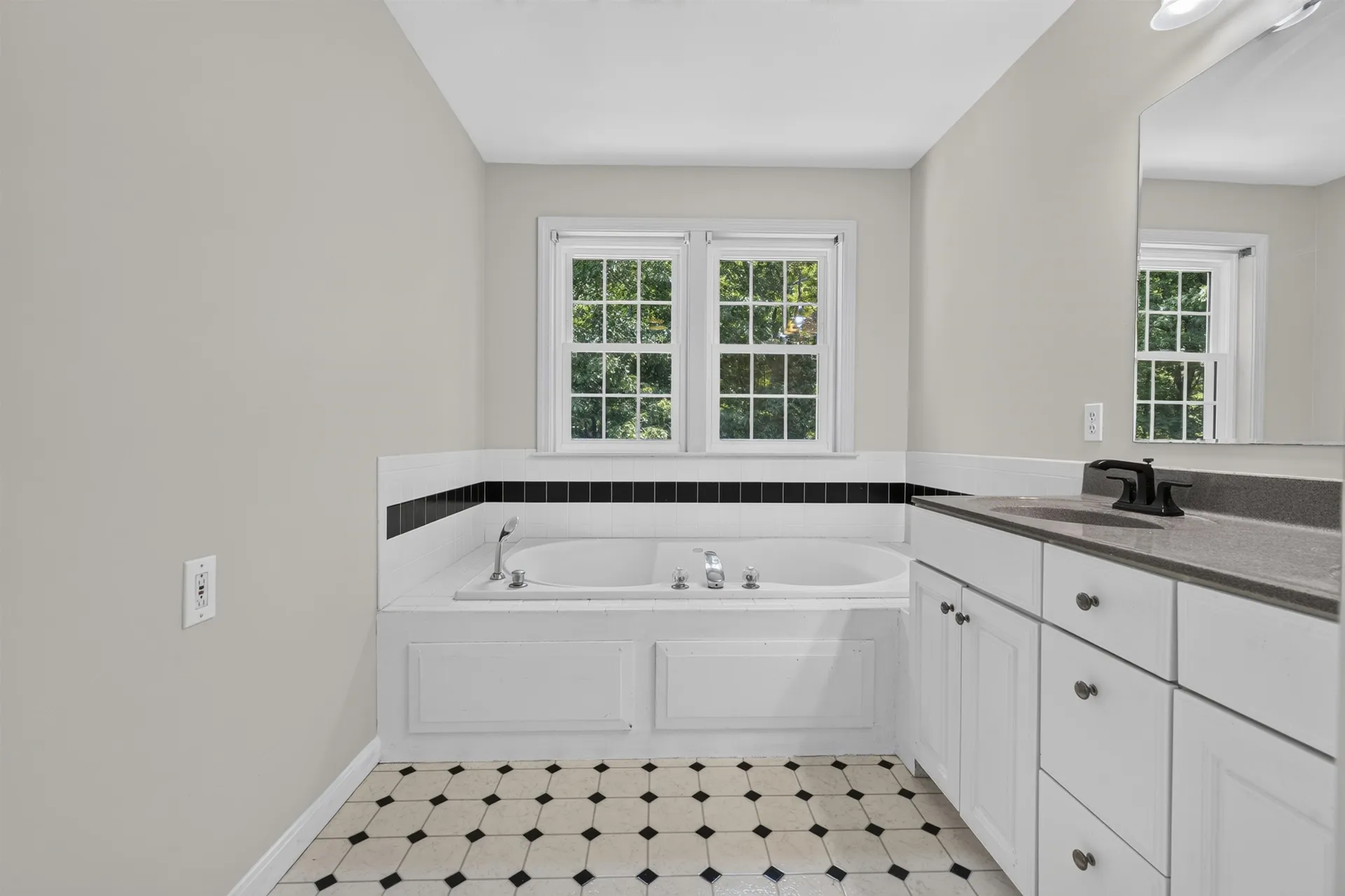 30 Lynne Drive Hollis NH 03049