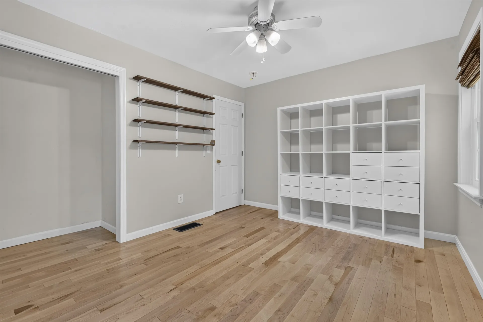 30 Lynne Drive Hollis NH 03049