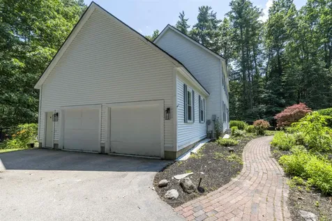 30 Lynne Drive Hollis NH 03049