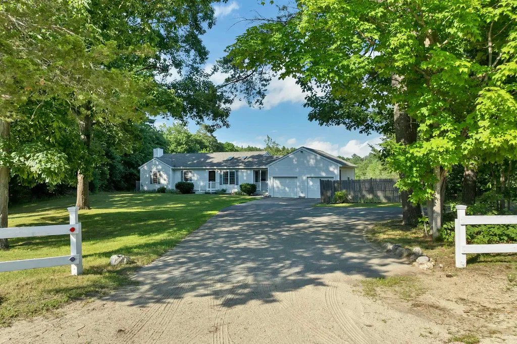 84 Fremont Road Raymond NH 03077