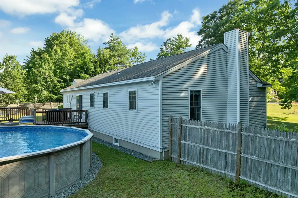 84 Fremont Road Raymond NH 03077