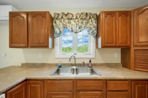 84 Fremont Road Raymond NH 03077