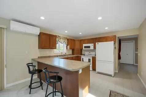 84 Fremont Road Raymond NH 03077