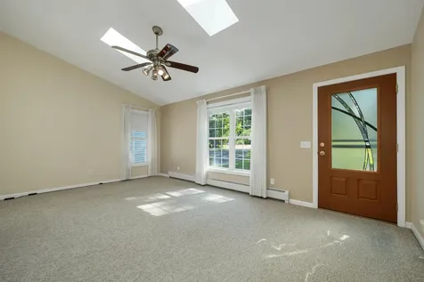 84 Fremont Road Raymond NH 03077