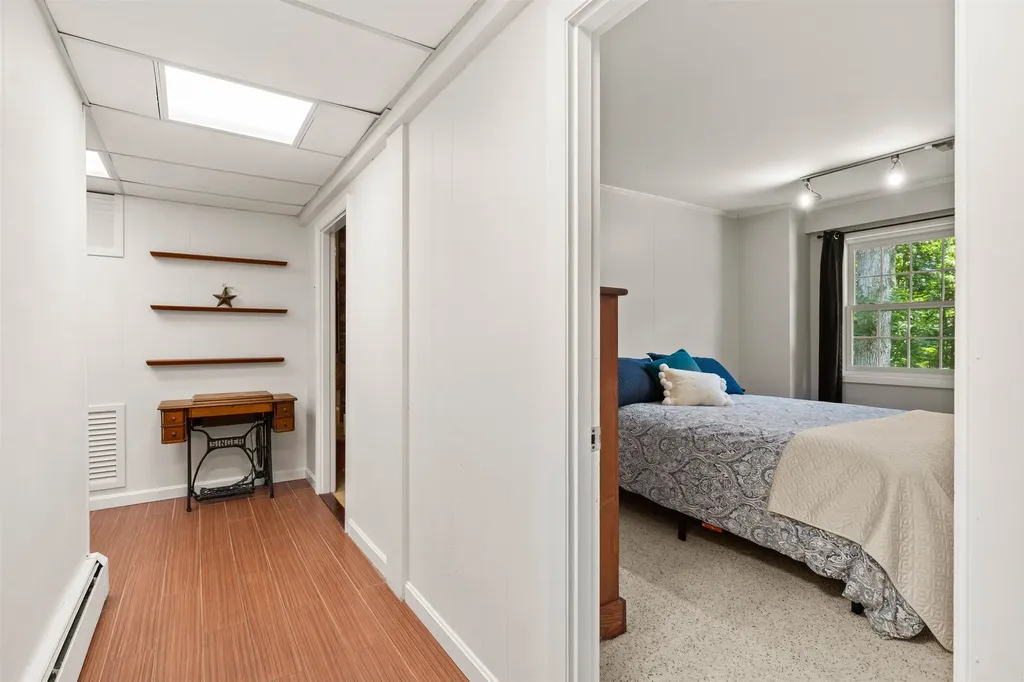 41 Roberts Road Hopkinton NH 03229
