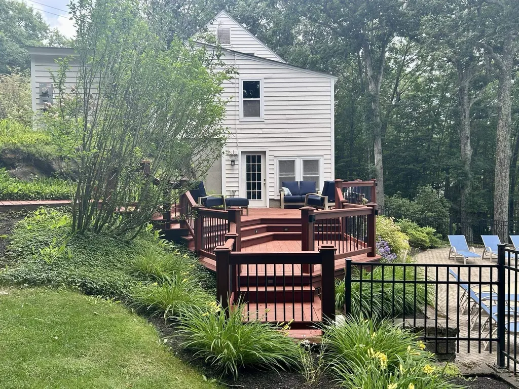 41 Roberts Road Hopkinton NH 03229