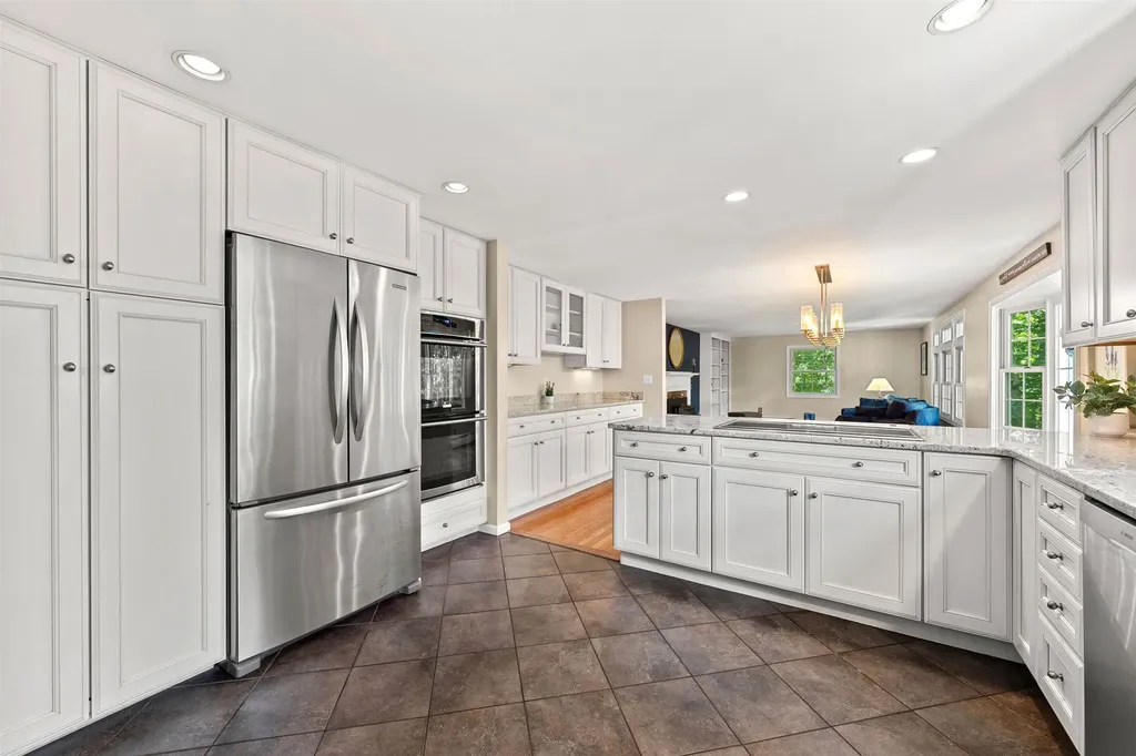 41 Roberts Road Hopkinton NH 03229