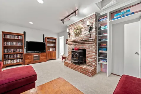 41 Roberts Road Hopkinton NH 03229
