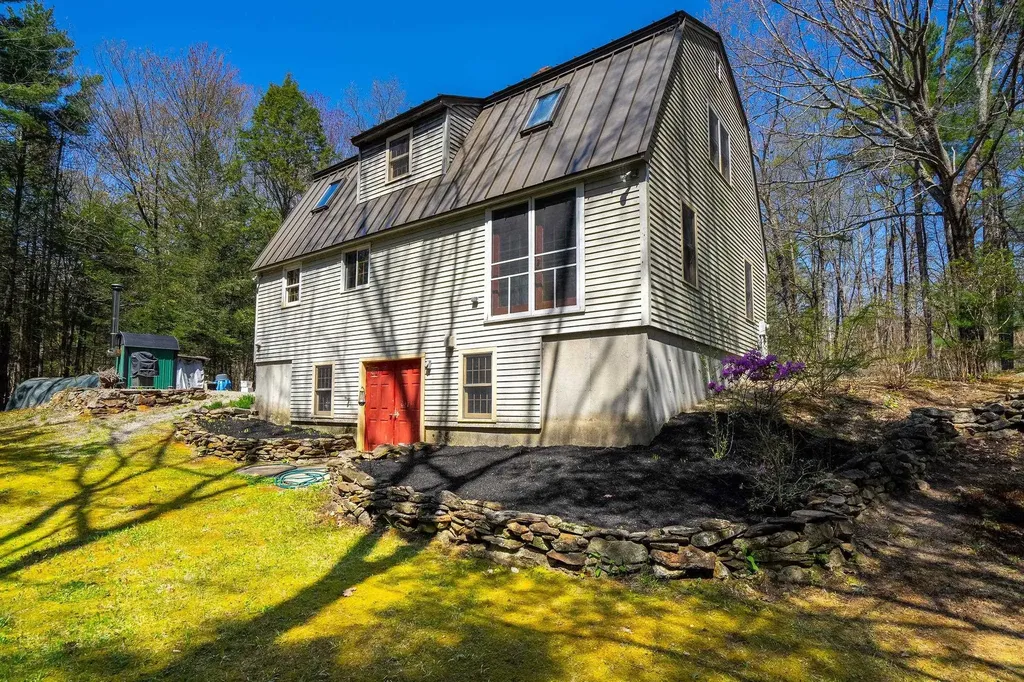 23 Devon Drive Danville NH 03819