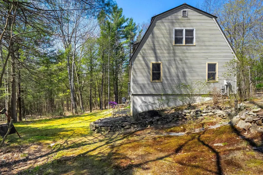 23 Devon Drive Danville NH 03819