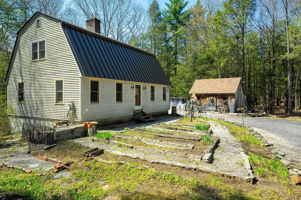23 Devon Drive Danville NH 03819