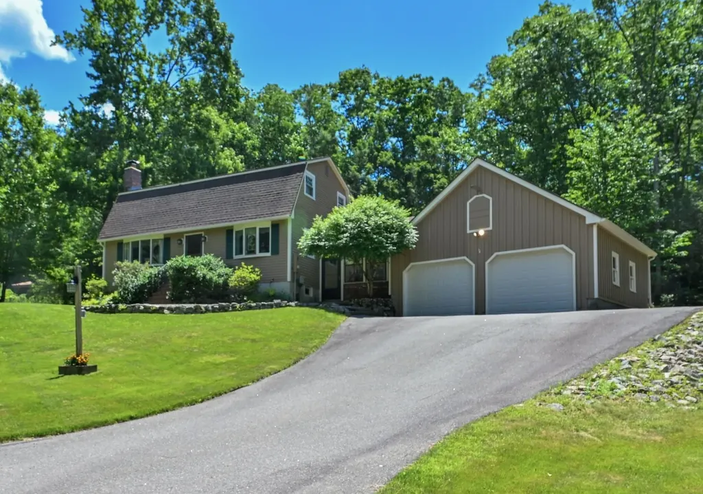 44 Berkley Street Merrimack NH 03054