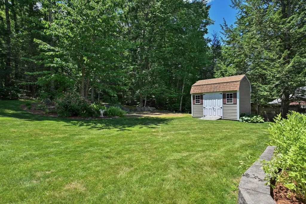 44 Berkley Street Merrimack NH 03054